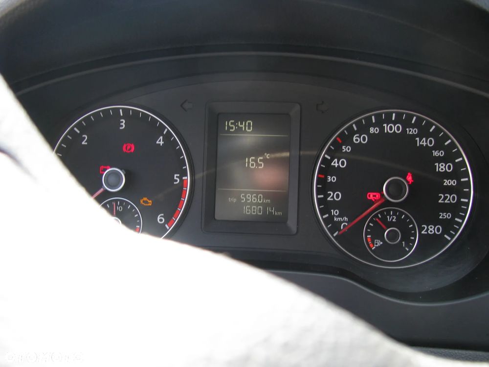 Volkswagen Jetta 1.6 TDI Comfortline - 10