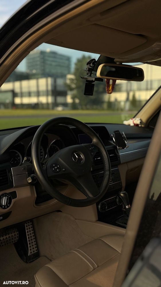 Mercedes-Benz GLK 320 CDI DPF 4Matic 7G-TRONIC - 2