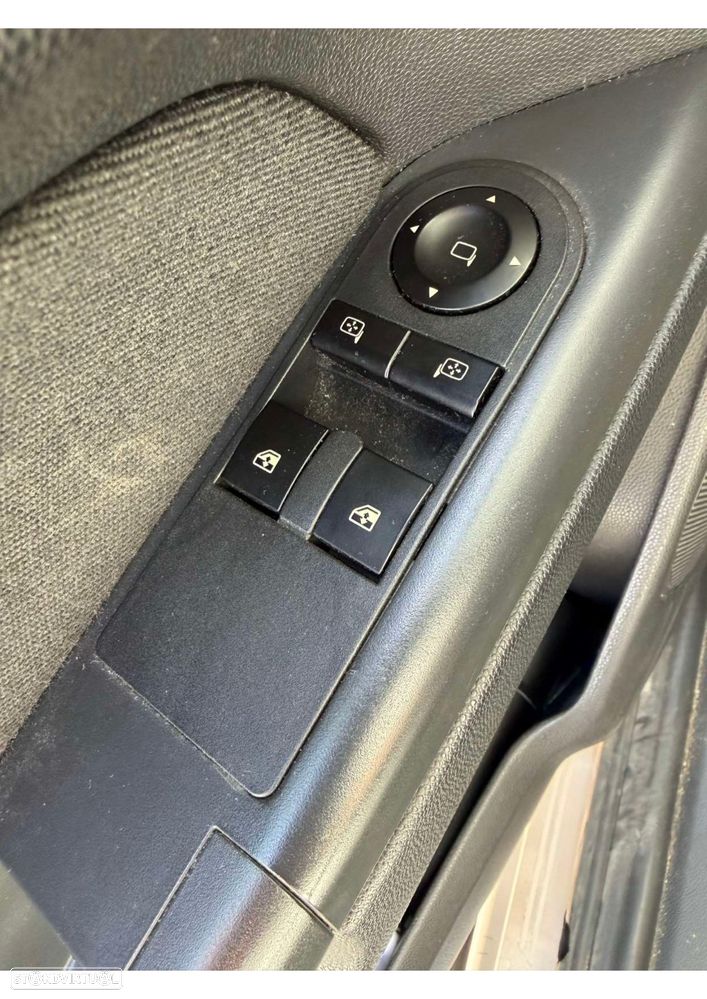 Opel Astra GTC 1.7 CDTI - 10