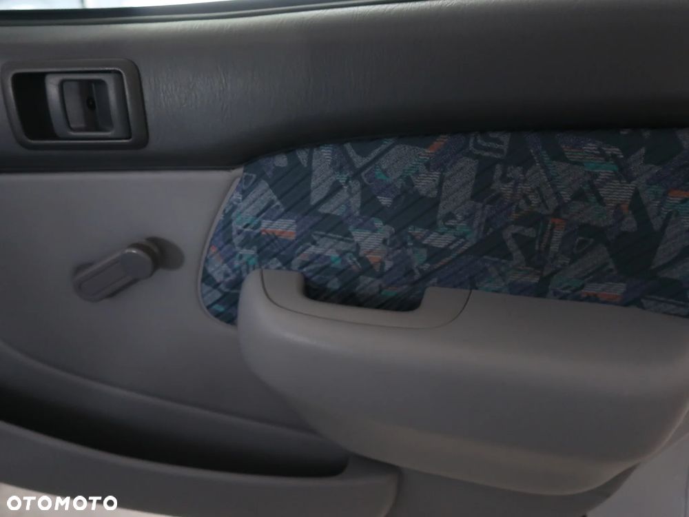 Toyota Starlet 1.4 - 33