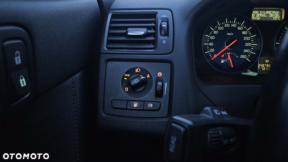 Volvo V50 D2 R-Design - 21