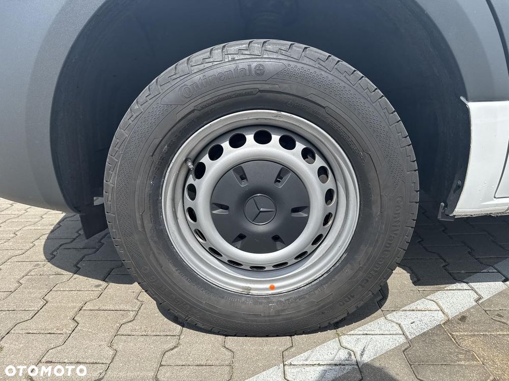 Mercedes-Benz Sprinter - 11