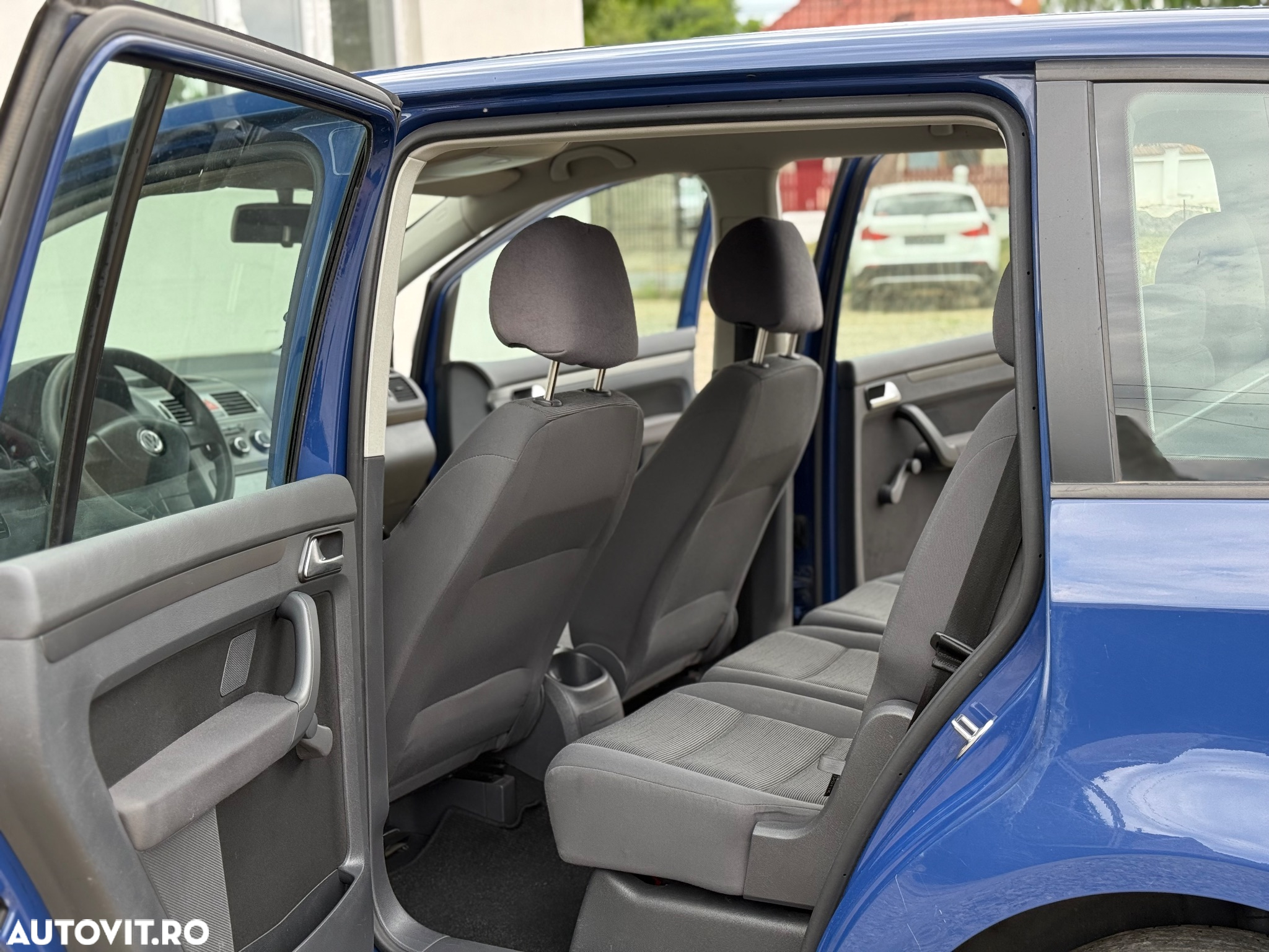 Volkswagen Touran 1.9 TDI Highline - 7