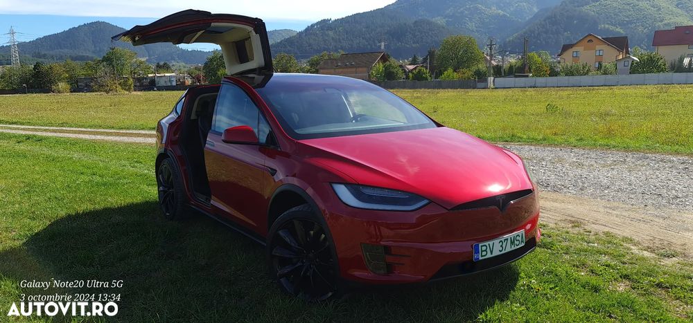 Tesla Model X - 17