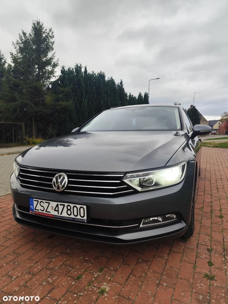 Volkswagen Passat - 1