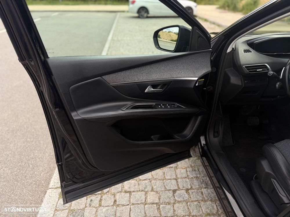Peugeot 3008 1.5 BlueHDi Allure EAT8 - 12
