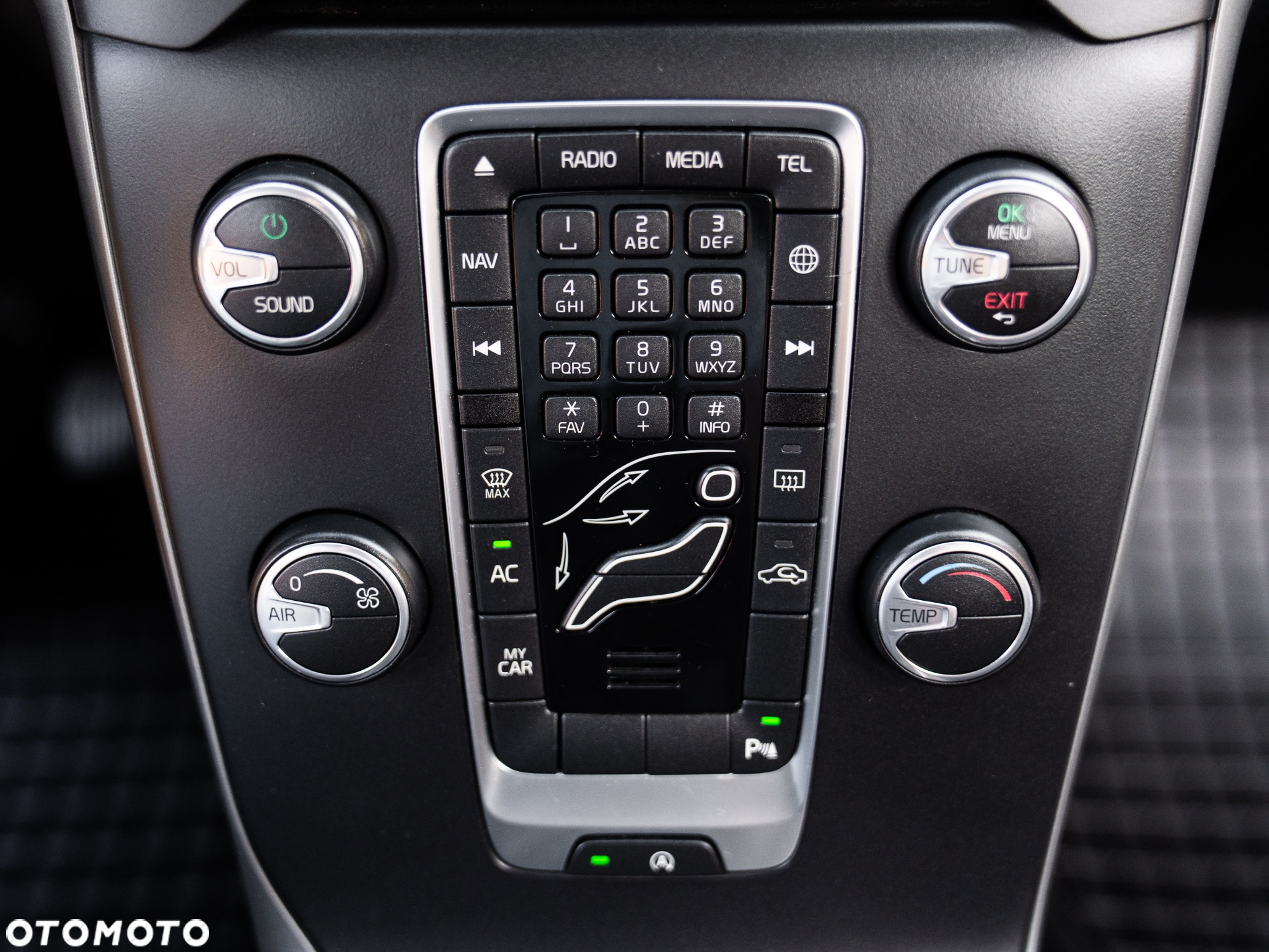 Volvo V40 D2 Drive-E Momentum - 35
