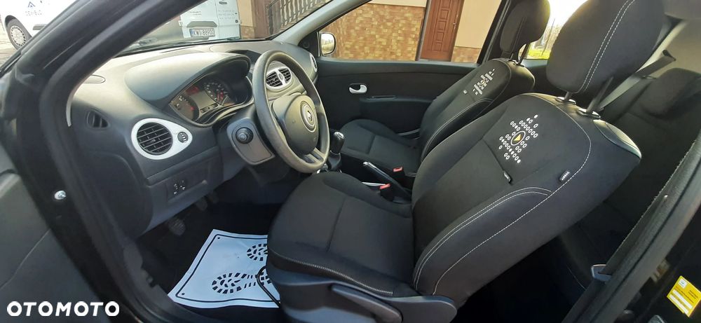 Renault Clio - 28