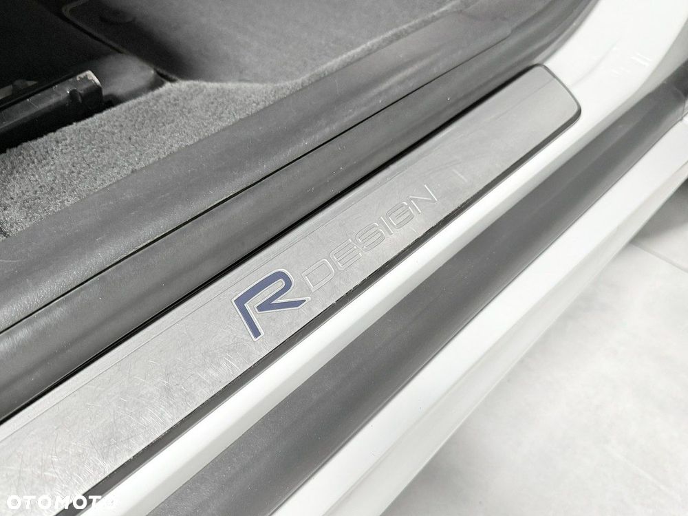 Volvo XC 60 D4 AWD Momentum - 25