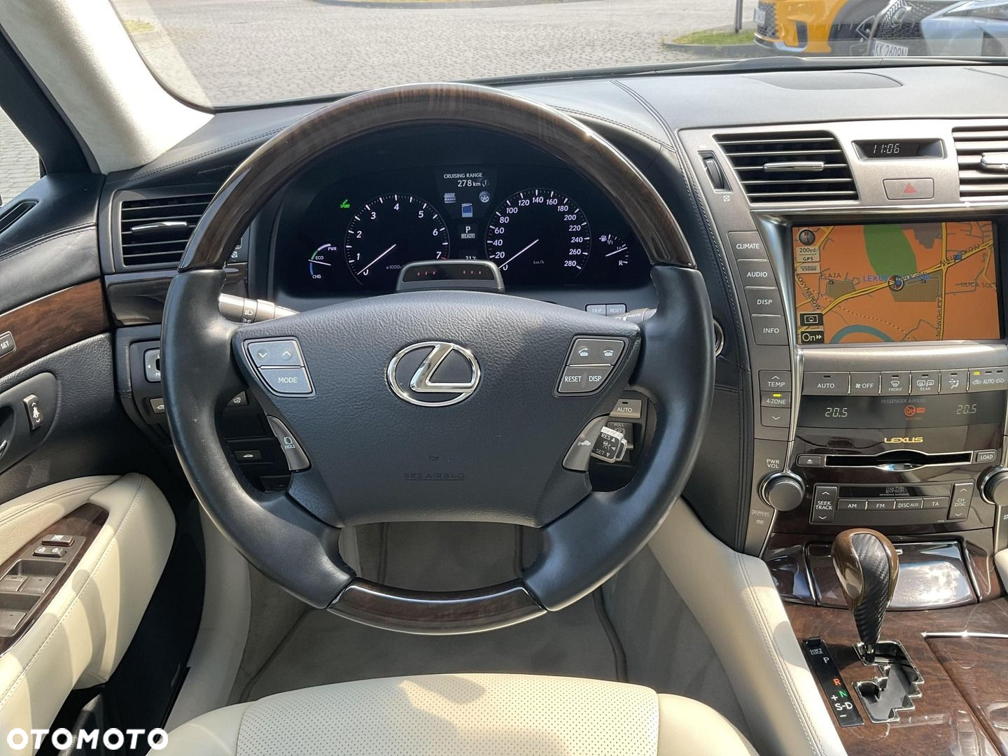 Lexus LS 600h Superior - 19