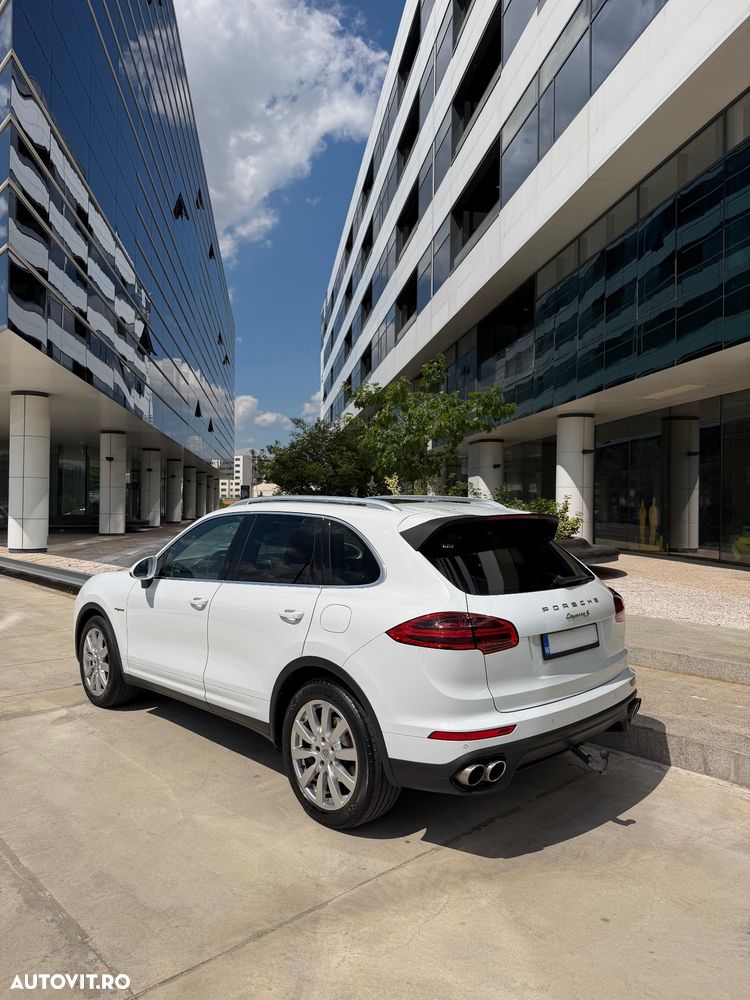 Porsche Cayenne - 2
