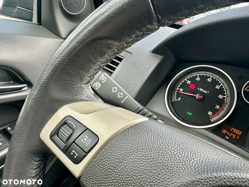 Opel Astra 1.6 NAVI - 35