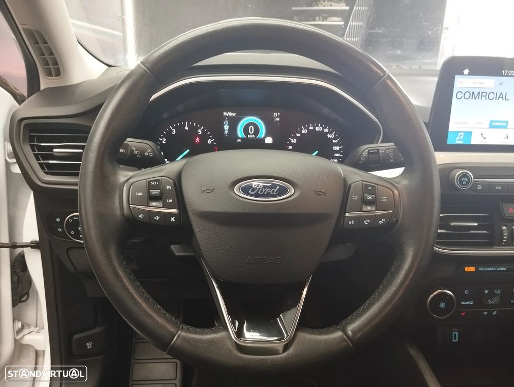 Ford Focus 1.0 EcoBoost Business - 17