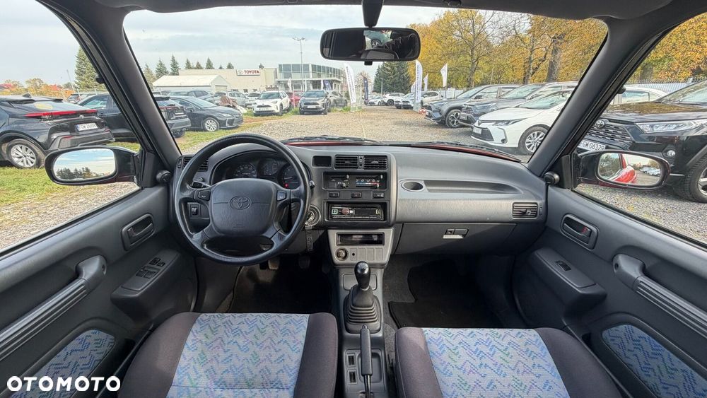 Toyota RAV4 2.0 - 16