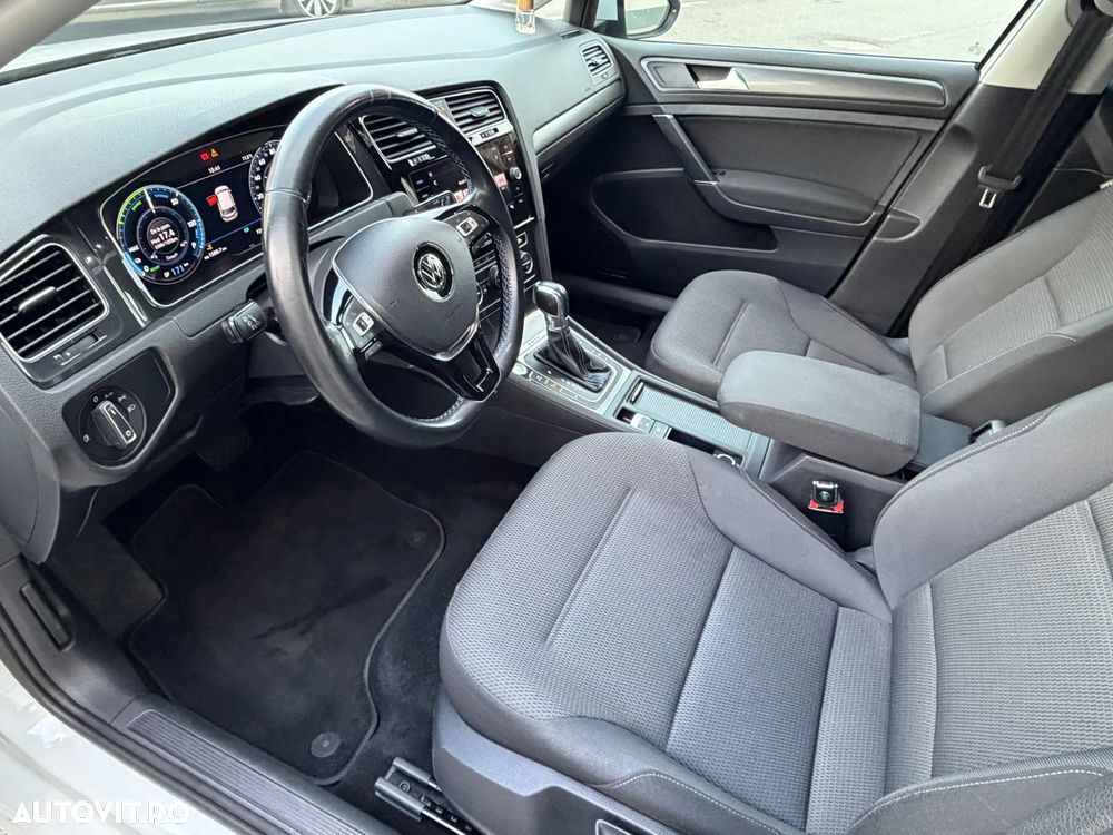 Volkswagen e-Golf - 9