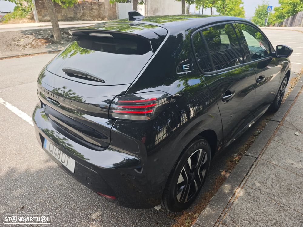 Peugeot e-208 Allure - 9