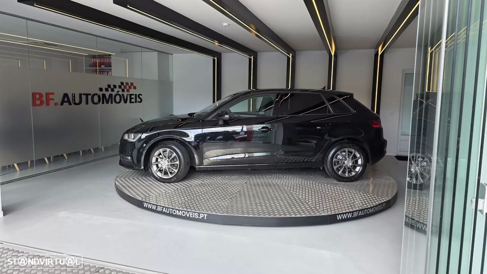 Audi A3 Sportback 1.6 TDI Advance S tronic - 13