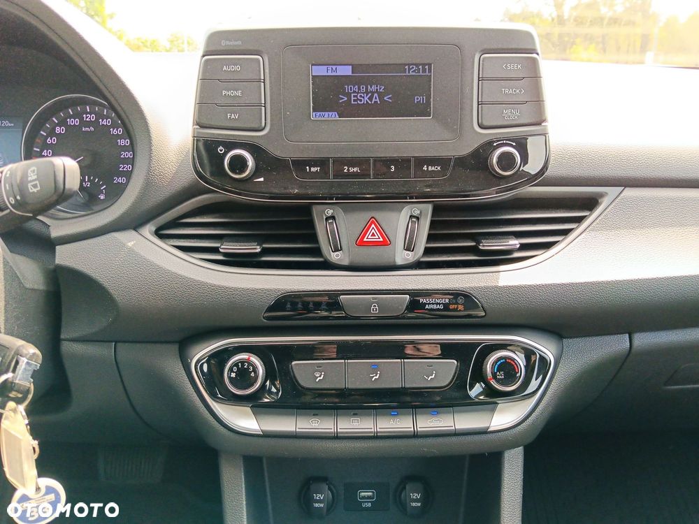Hyundai i30 1.0 T-GDI Classic + DCT - 12