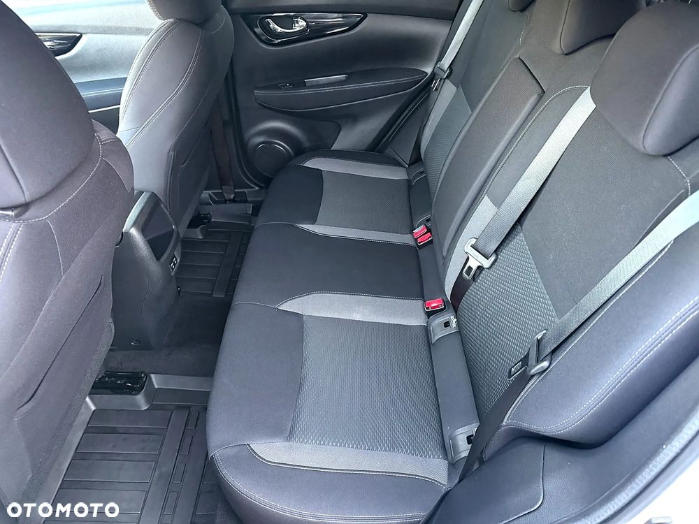 Nissan Qashqai 1.3 DIG-T N-Connecta - 25