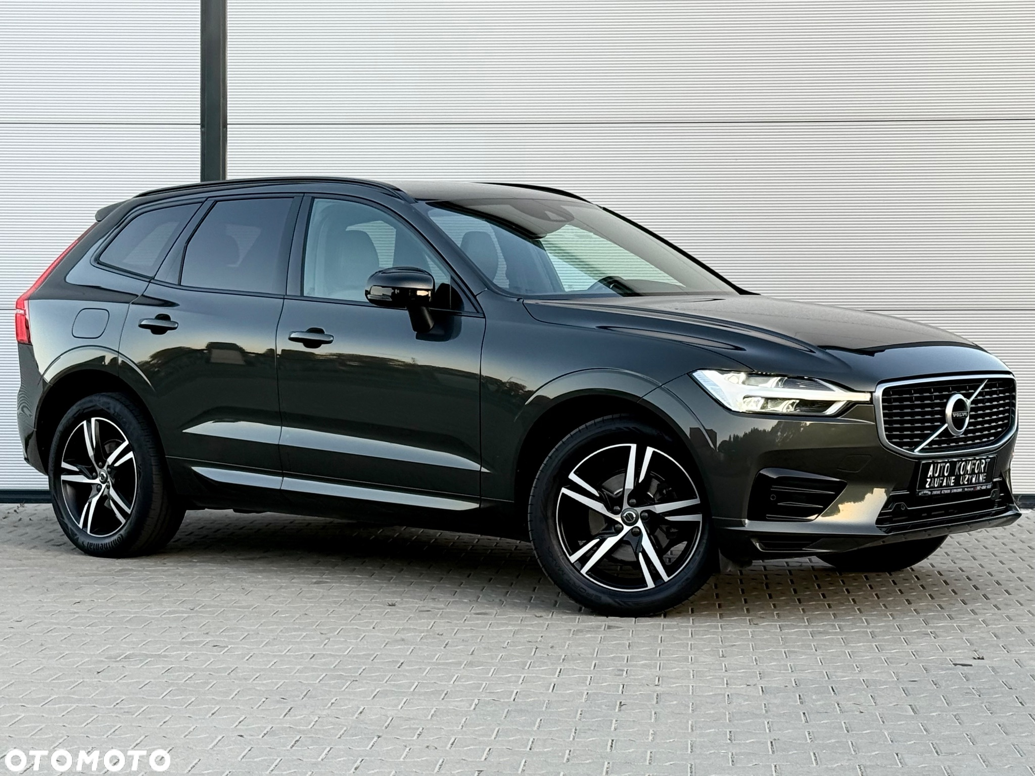 Volvo XC 60 D4 R-Design - 12