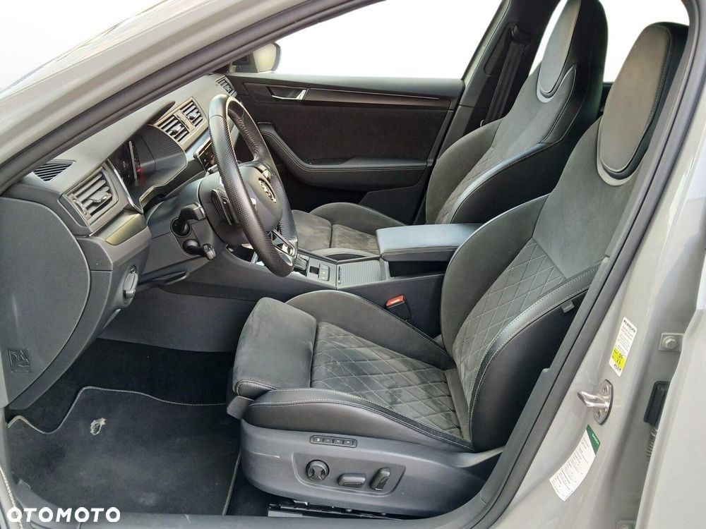 Skoda Superb 2.0 TDI SCR 4x4 Sportline DSG - 17