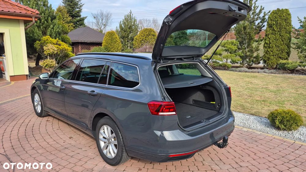 Volkswagen Passat - 25