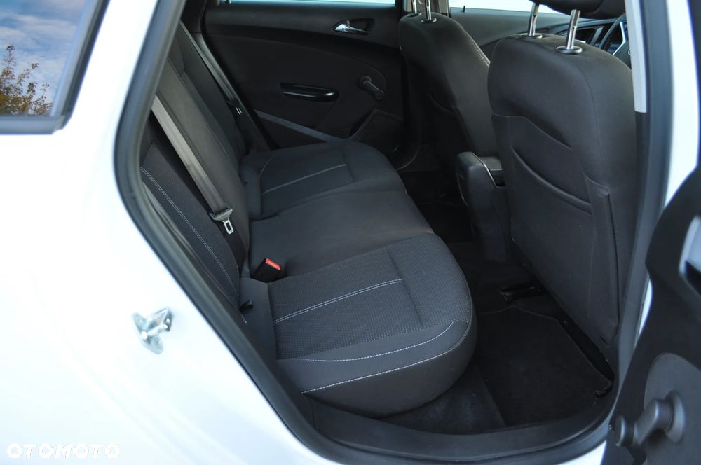 Opel Astra 1.4 Turbo Exklusiv - 18