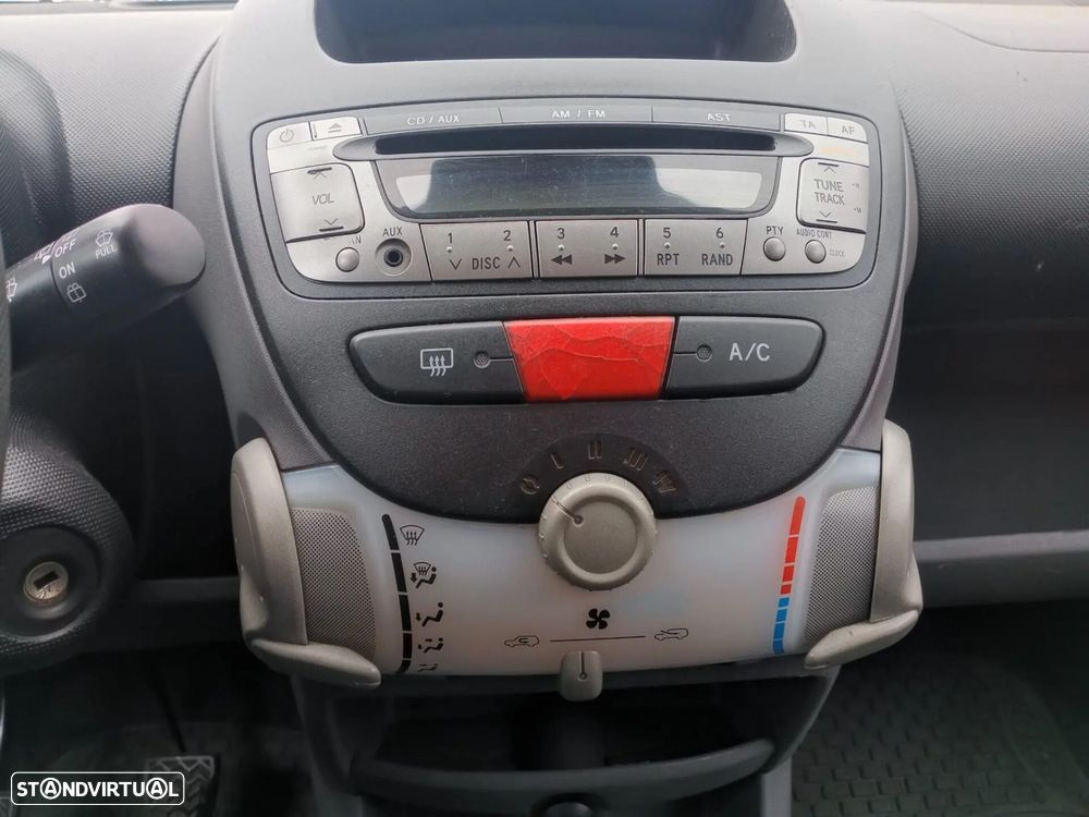 Peugeot 107 1.0 Active - 18