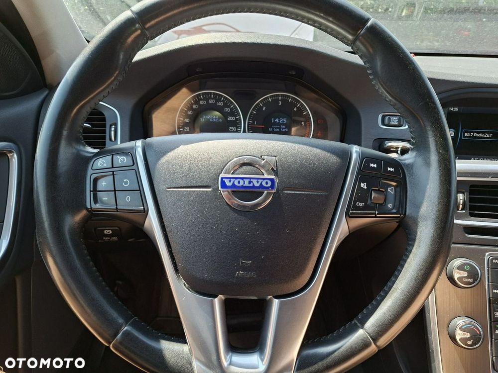 Volvo V60 D3 Momentum - 16