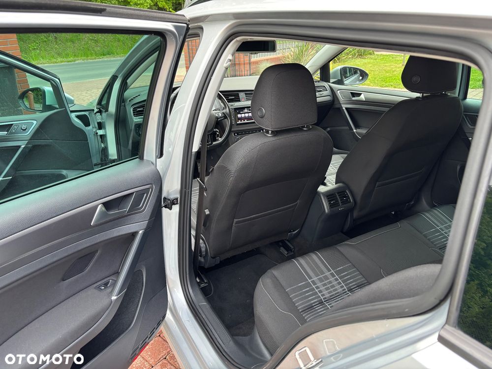 Volkswagen Golf 1.6 TDI BlueMotion Technology Lounge - 7