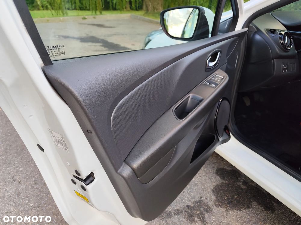 Renault Clio - 23
