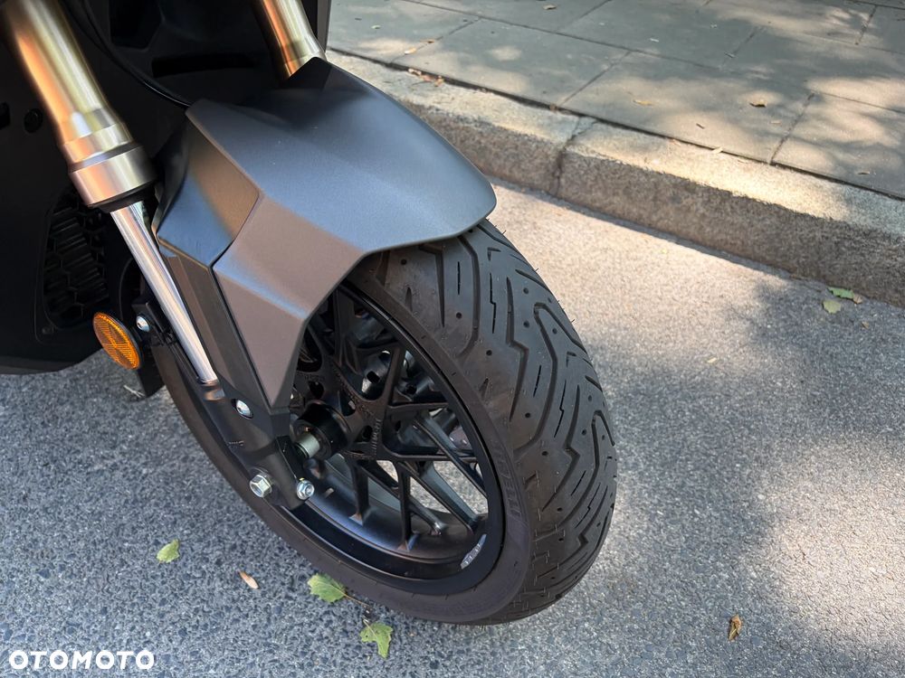 Honda ADV350 - 8