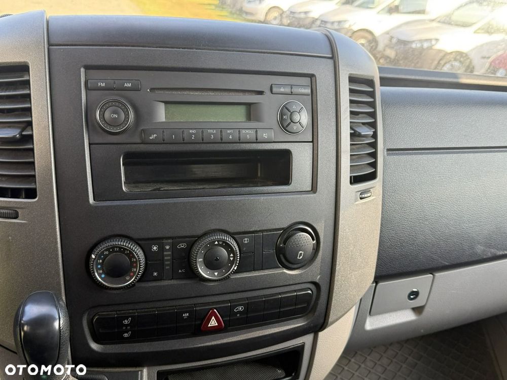 Mercedes-Benz Sprinter - 21