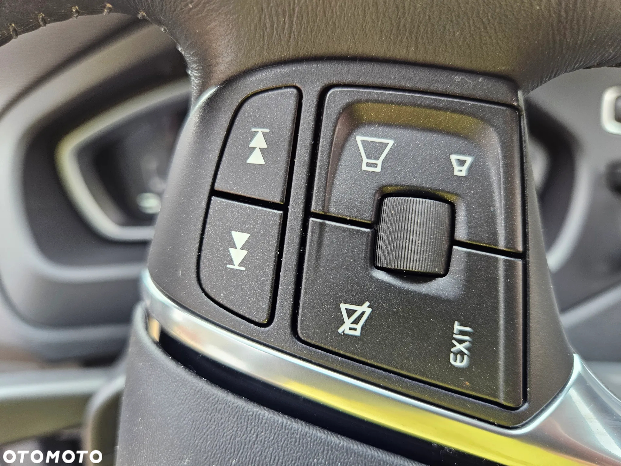 Volvo V40 T3 Kinetic - 17