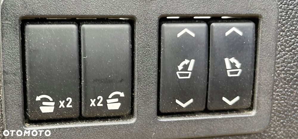 P2 CADILLAC ESCALADE IV 2014 - BOCZEK BAGAŻNIKA PRAWY TYŁ 23220868 - 2
