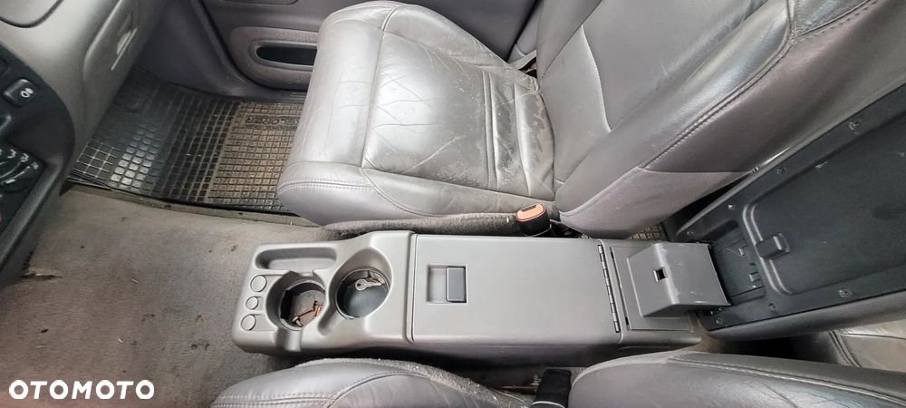 Ford Explorer - 29