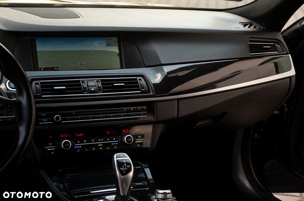 BMW Seria 5 520d - 29