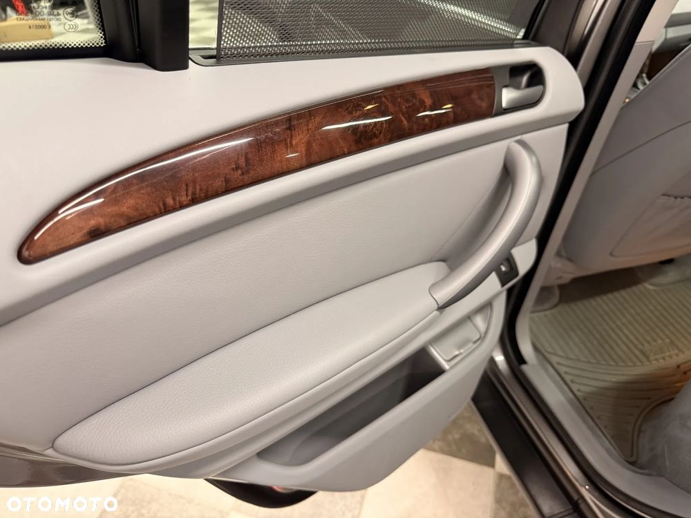BMW X5 4.4 i - 5