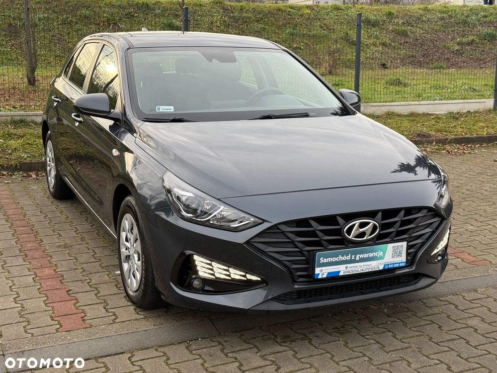 Hyundai i30 1.5 DPI Classic + - 13