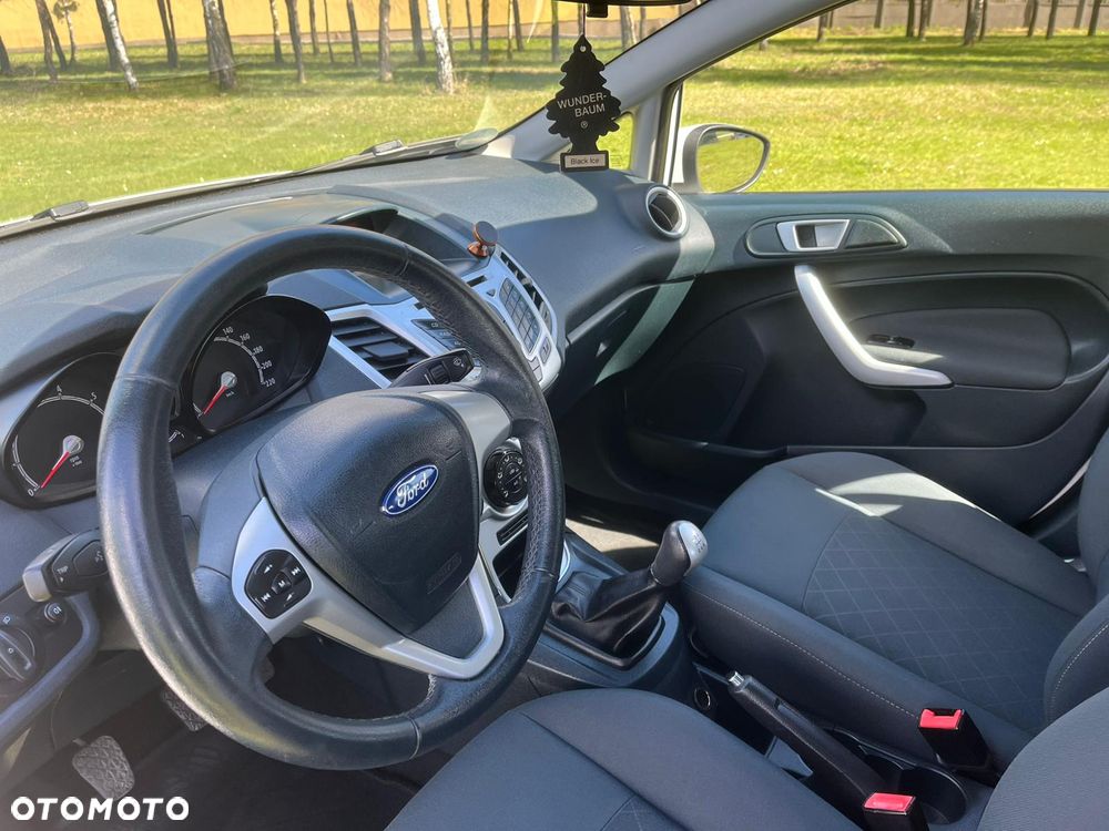 Ford Fiesta 1.25 Champions Edition - 29