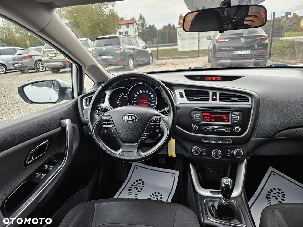 Kia Ceed 1.4 CVVT SW Dream Team Edition - 20