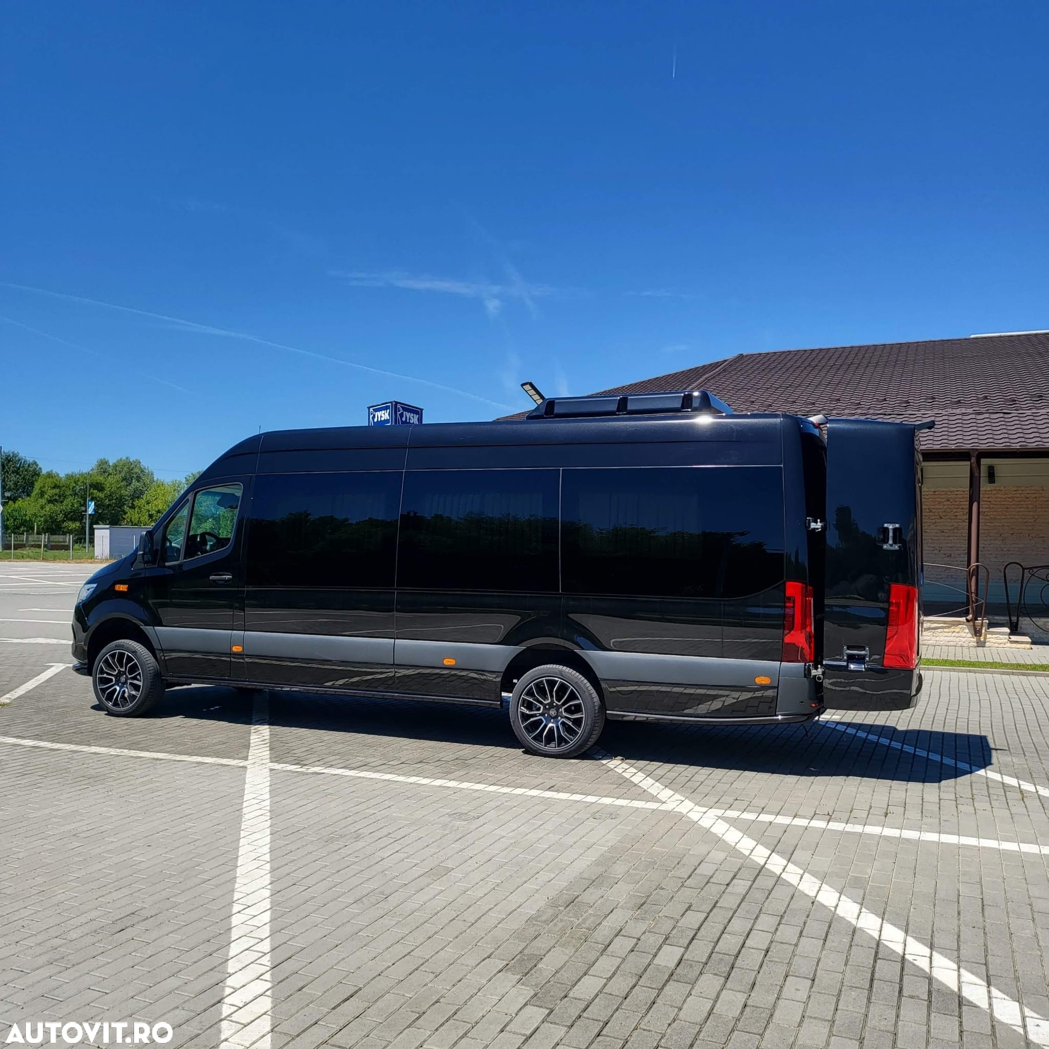 Mercedes-Benz Sprinter - 12