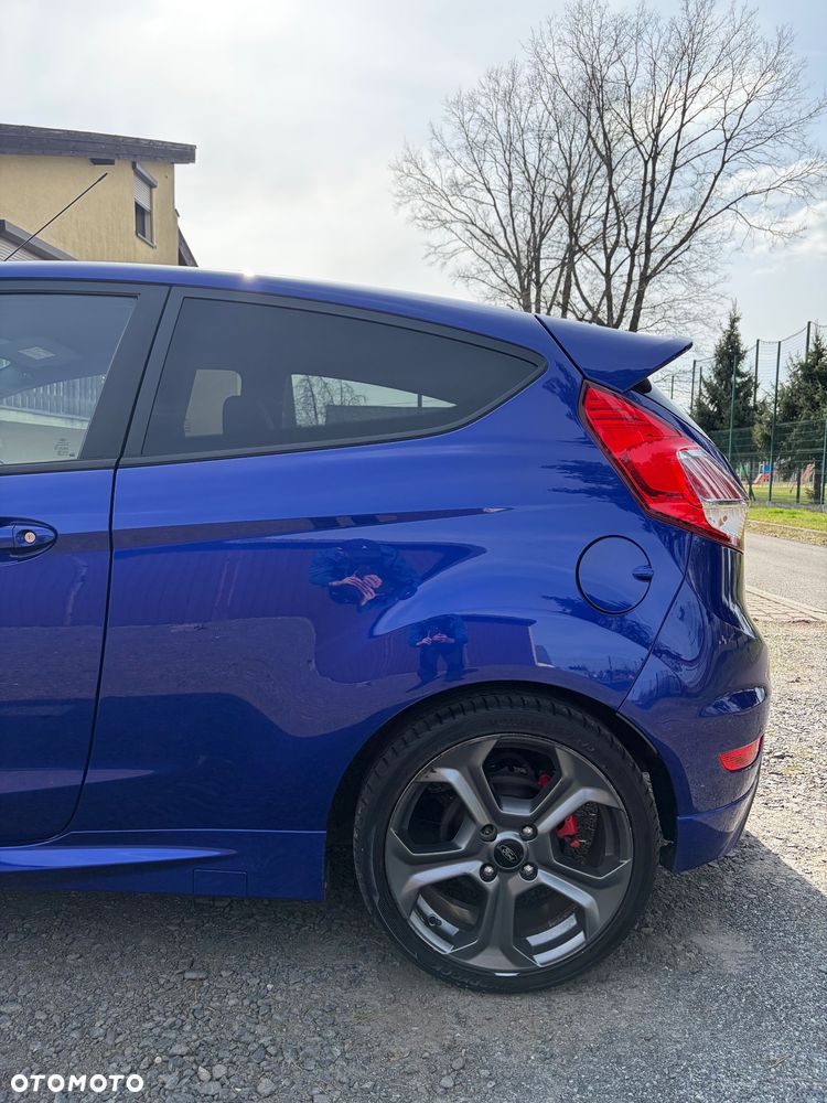 Ford Fiesta ST - 13