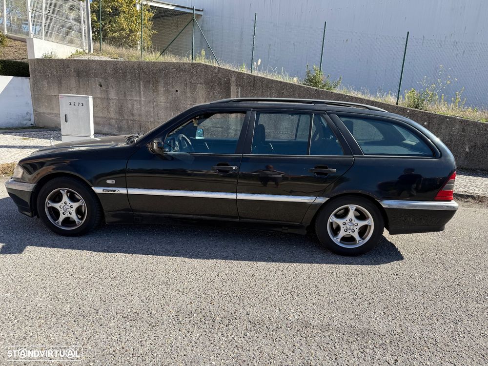 Mercedes-Benz 220 - 6