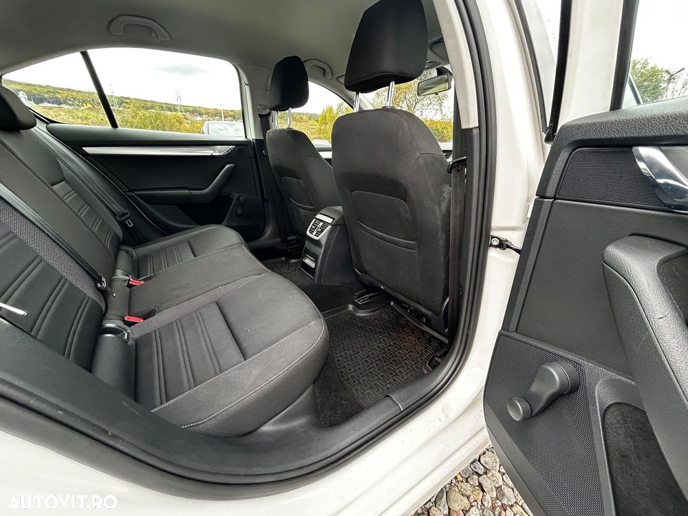 Skoda Octavia Combi Diesel 1.6 TDI Active - 19