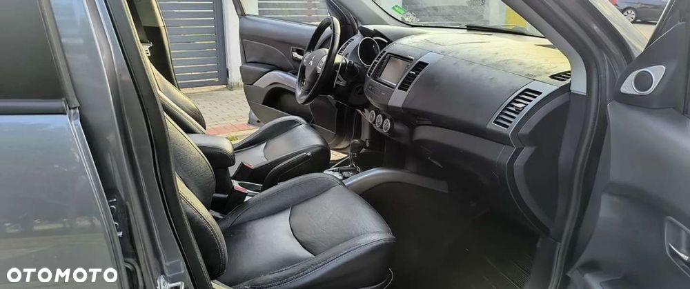 Mitsubishi Outlander - 28