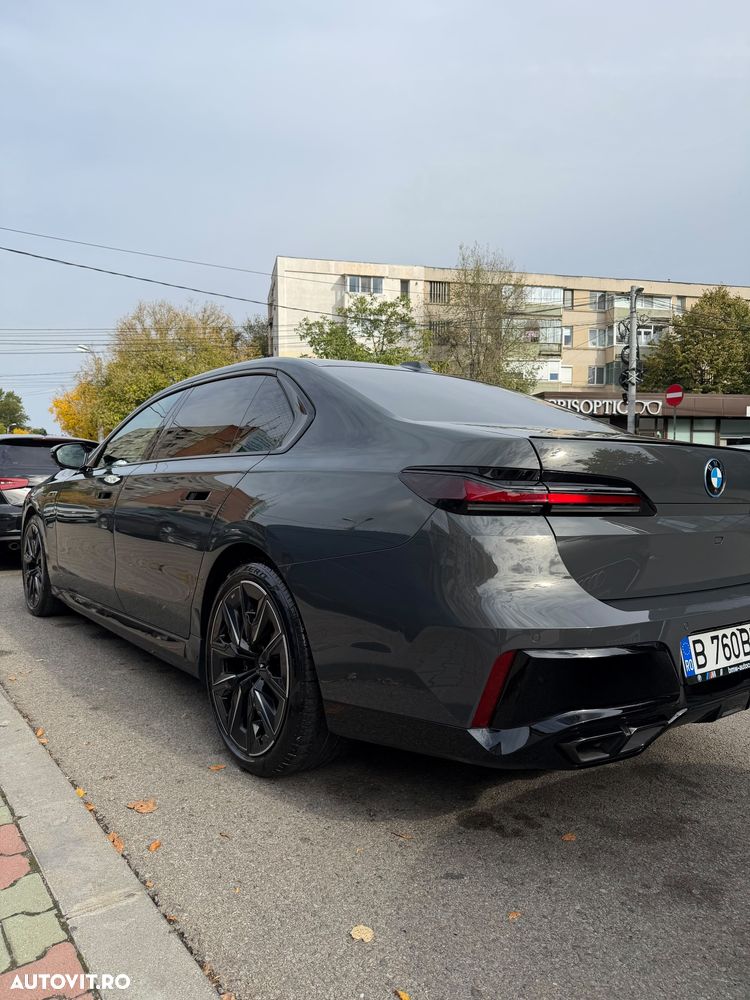 BMW M7 M760e xDrive AT PHEV - 8