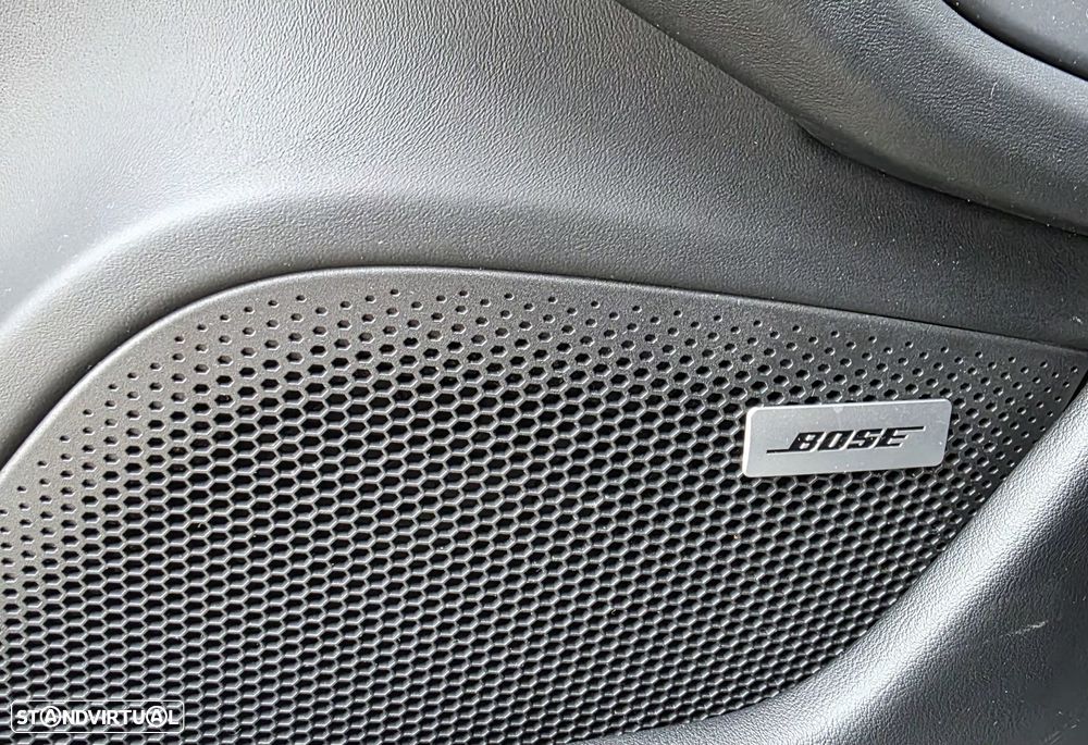 Porsche Taycan Bateria Performance Plus - 28