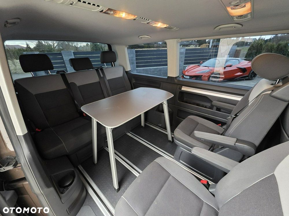 Volkswagen Multivan - 11