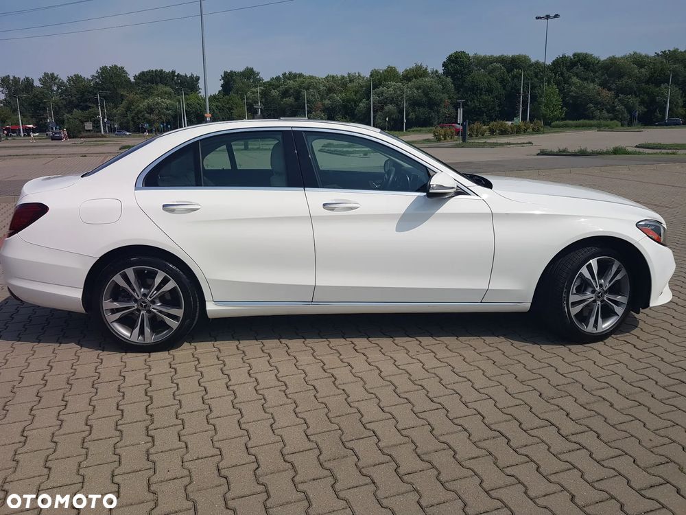 Mercedes-Benz Klasa C 300 4Matic 9G-TRONIC Exclusive - 6